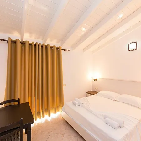 Mariksel 3* Ksamil